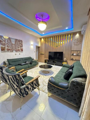 303 Luxury Apartment
